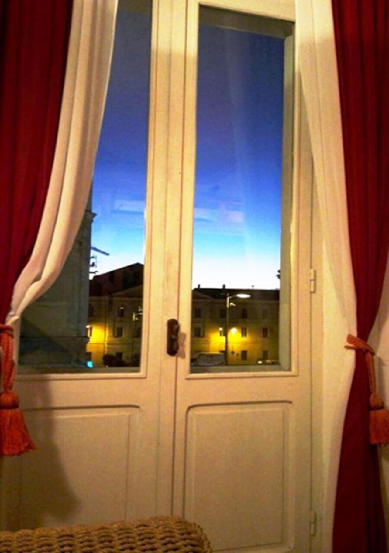 B&B Le Finestre Su Via Cavour Sassari Habitación foto