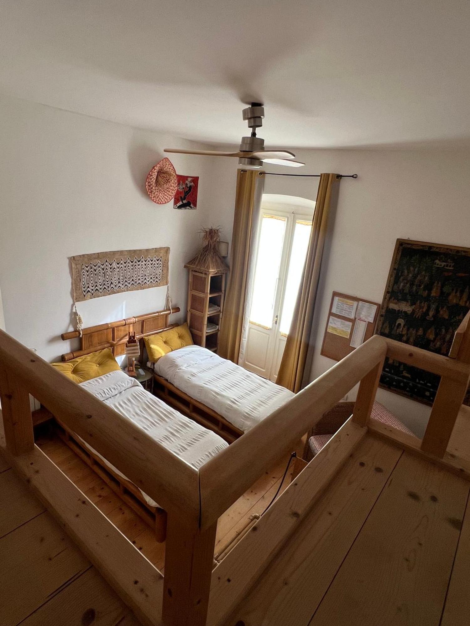 B&B Le Finestre Su Via Cavour Sassari Habitación foto